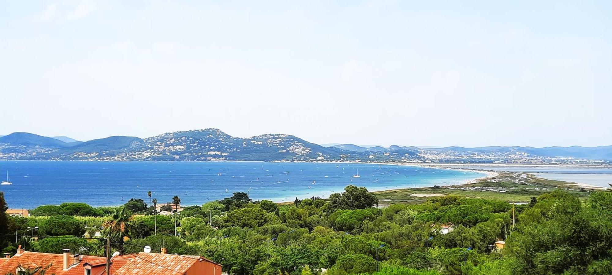 Maison Proche De Hyeres Avec Piscine Privee, Terrasse Et Jardin La Farlede Luaran gambar